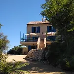 La Casa Dalle Finestre Blu