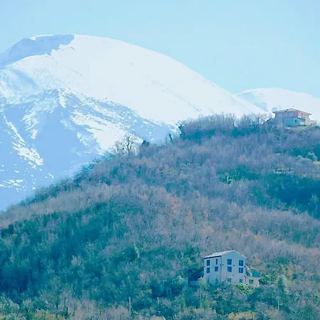 La Casa Dalle Finestre Blu Bed & Breakfast