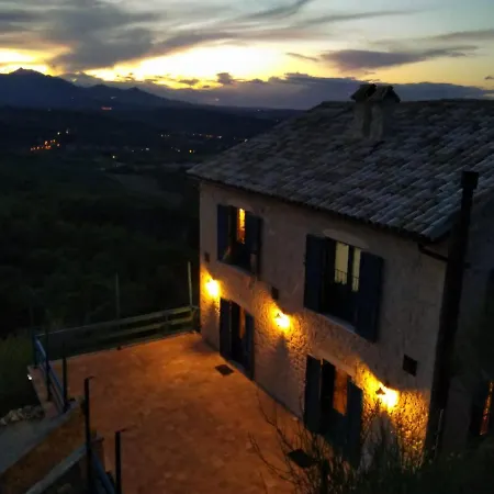 La Casa Dalle Finestre Blu *