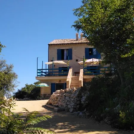 La Casa Dalle Finestre Blu