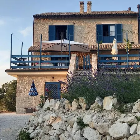 La Casa Dalle Finestre Blu Abbateggio