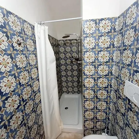La Casa Dalle Finestre Blu Bed & Breakfast