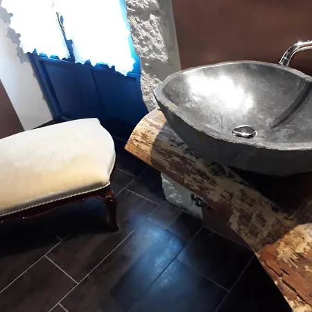 La Casa Dalle Finestre Blu Bed & Breakfast *