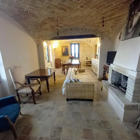 La Casa Dalle Finestre Blu 3* Abbateggio