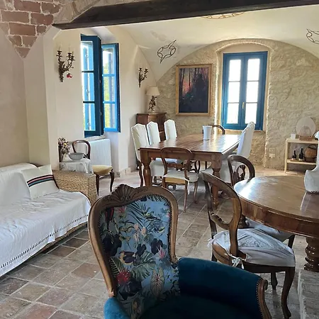 Bed & Breakfast La Casa Dalle Finestre Blu 3*