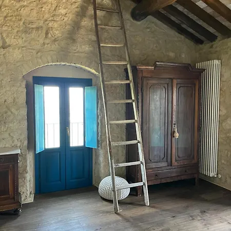La Casa Dalle Finestre Blu