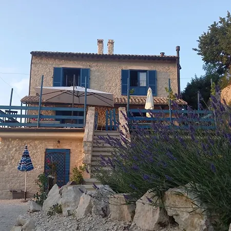 La Casa Dalle Finestre Blu * Abbateggio