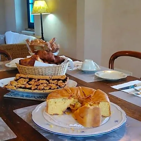 La Casa Dalle Finestre Blu