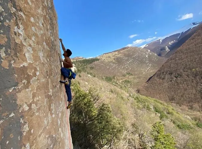 La Casa Dalle Finestre Blu Bed & Breakfast 3*